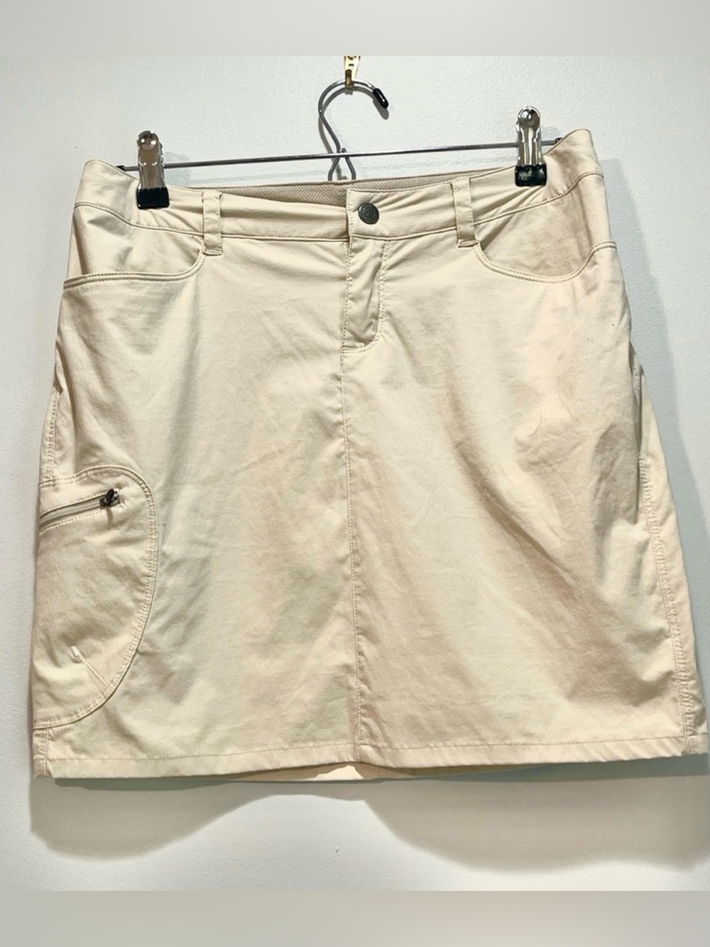 Patagonia Women’s Beige Light Khaki Stretch Hiking Short Cargo Skirt Size 4